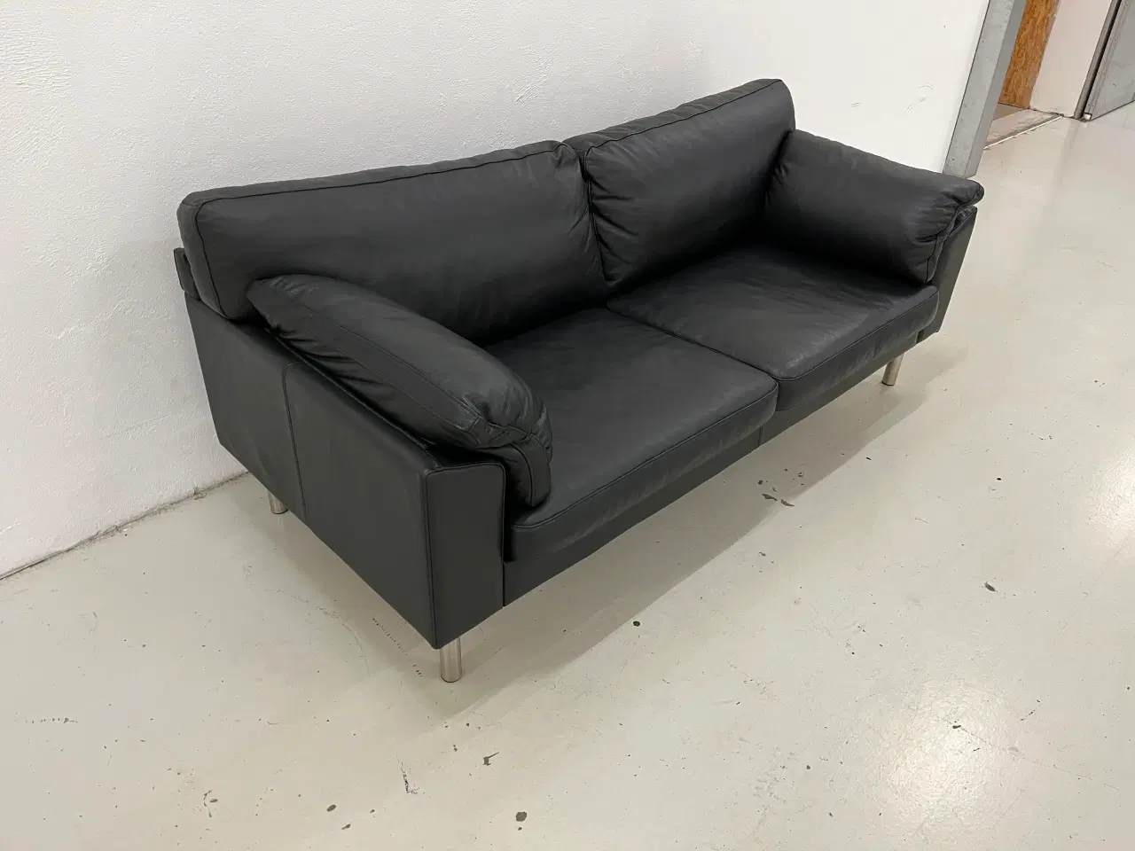 Billede 7 - Skalma Palermo 2 1/2 Pers.Sofa i sort okselæder.