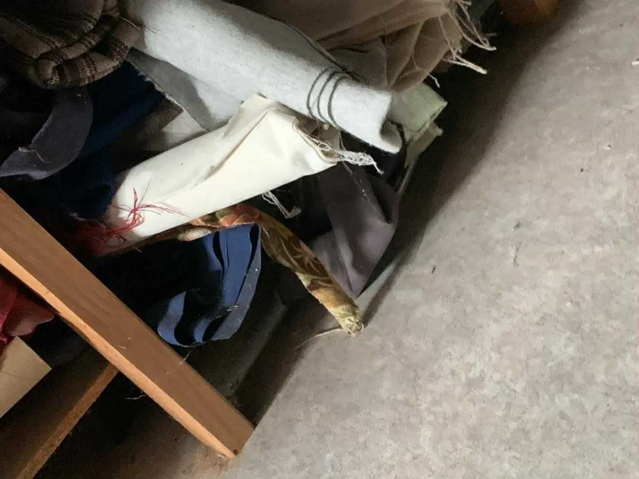 Billede 13 - Stof og møbelpolster materiel  