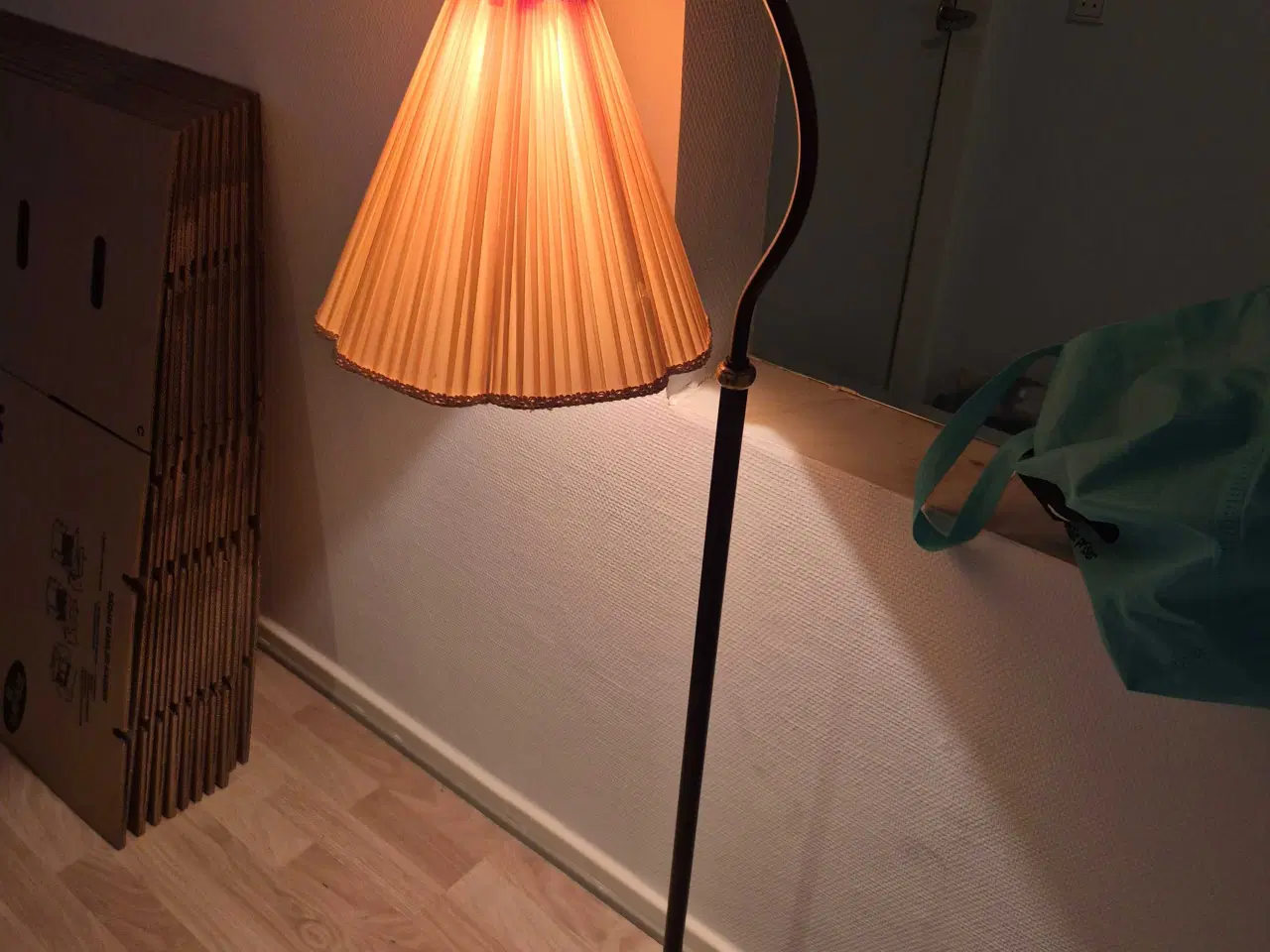 Billede 1 - Retro standerlampe med buet hals