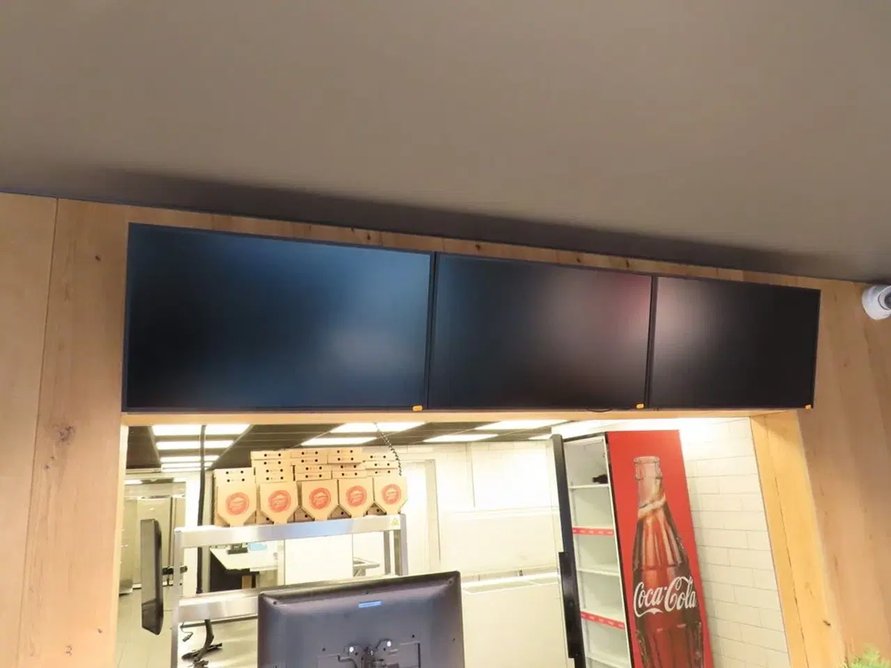 Billede 1 - Tre infoskærme