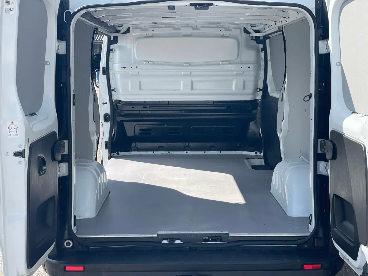 Billede 10 - Renault Trafic T29 L2H1 2,0 DCI 170HK Van 6g Aut.