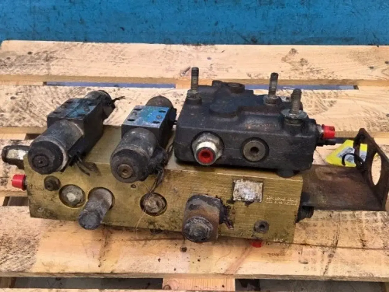 Billede 14 - Case 8010 Hydraulikventil 87109742