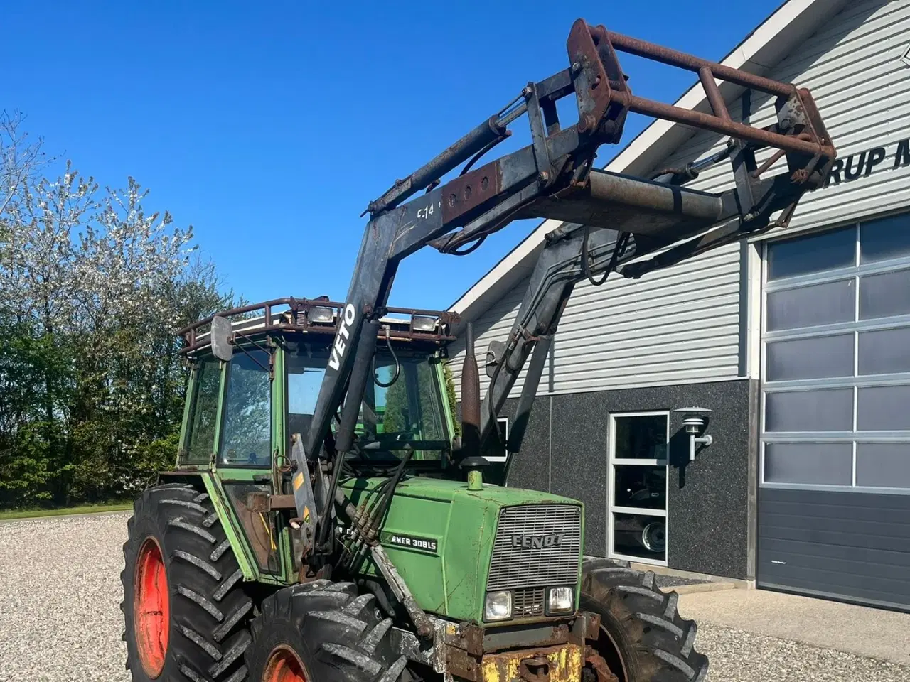 Billede 17 - Fendt 308 LS Farmer Turbomatik med frontlæsser og skovinddækning