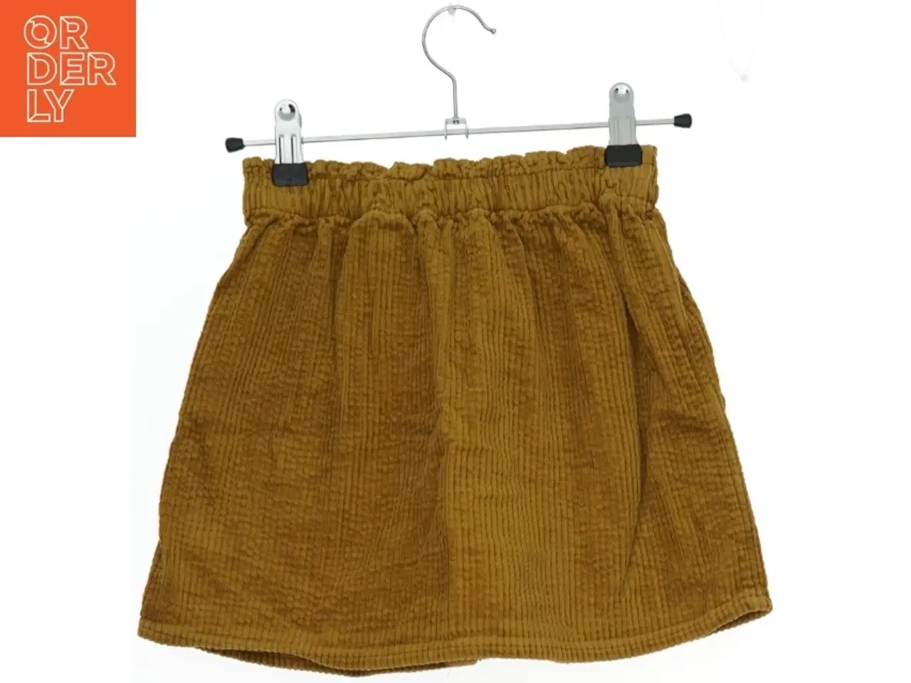 Billede 2 - Brun fløjl nederdel med knapper fra H&M (str. 98)