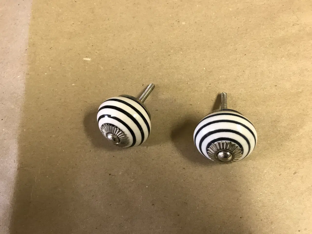 Billede 1 - Dekorative greb i porcelæn