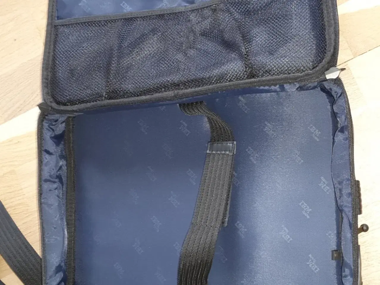 Billede 3 - Rejsetaske/ Computertaske