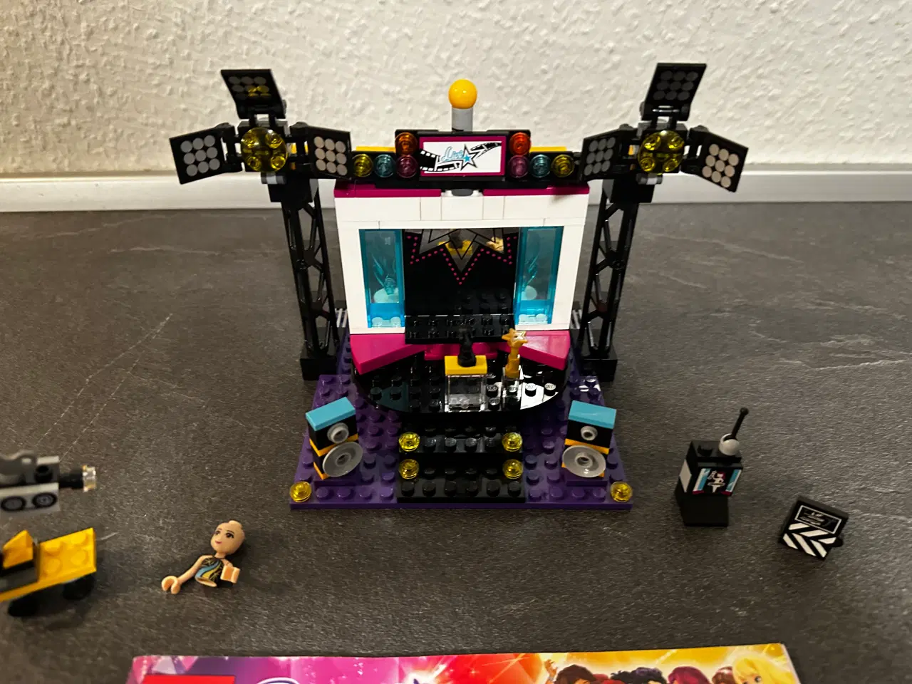 Billede 4 - LEGO Friends 41117 Pop Star TV Studio