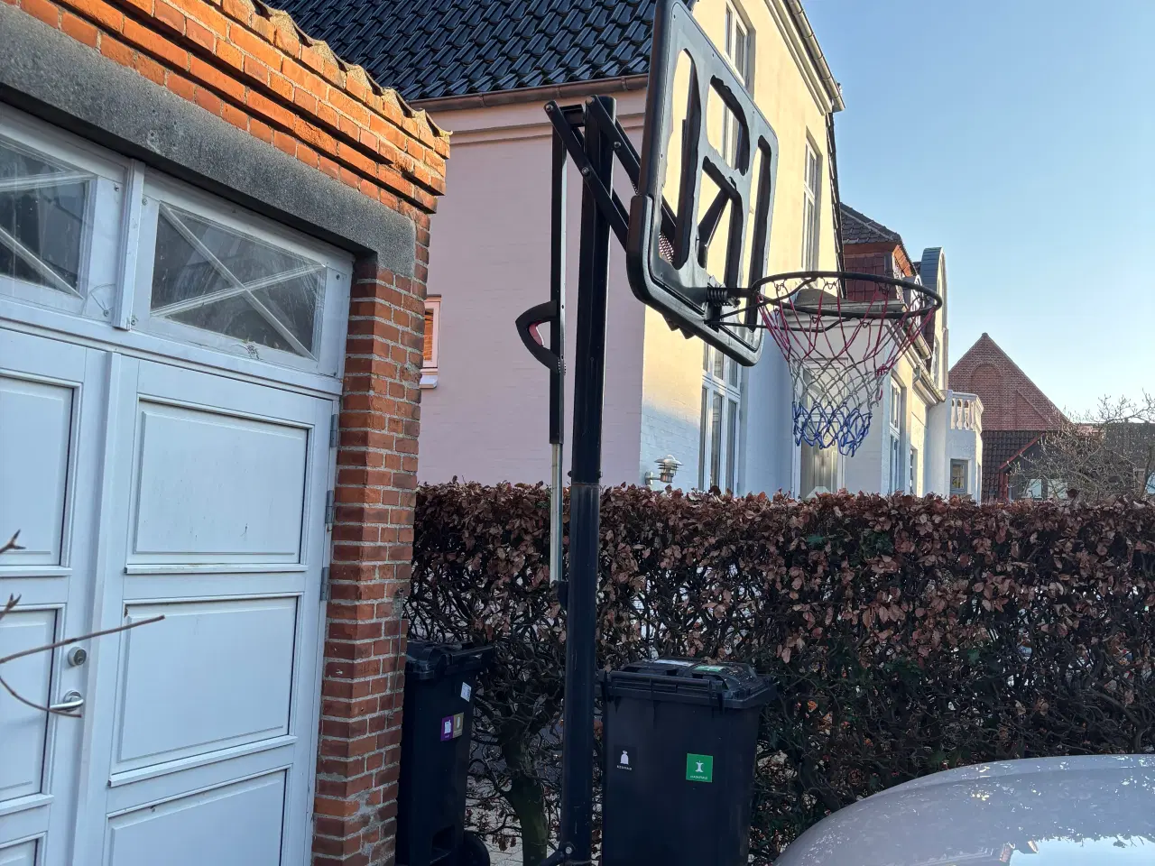 Billede 2 - Stor basketstander / basketkurv