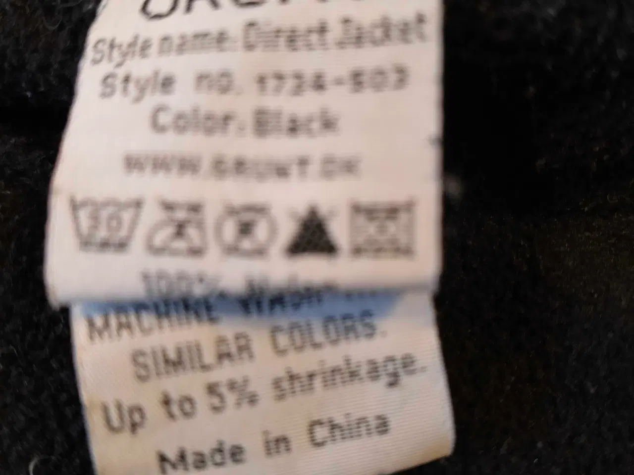 Billede 3 - Sort jakke str M med hætte