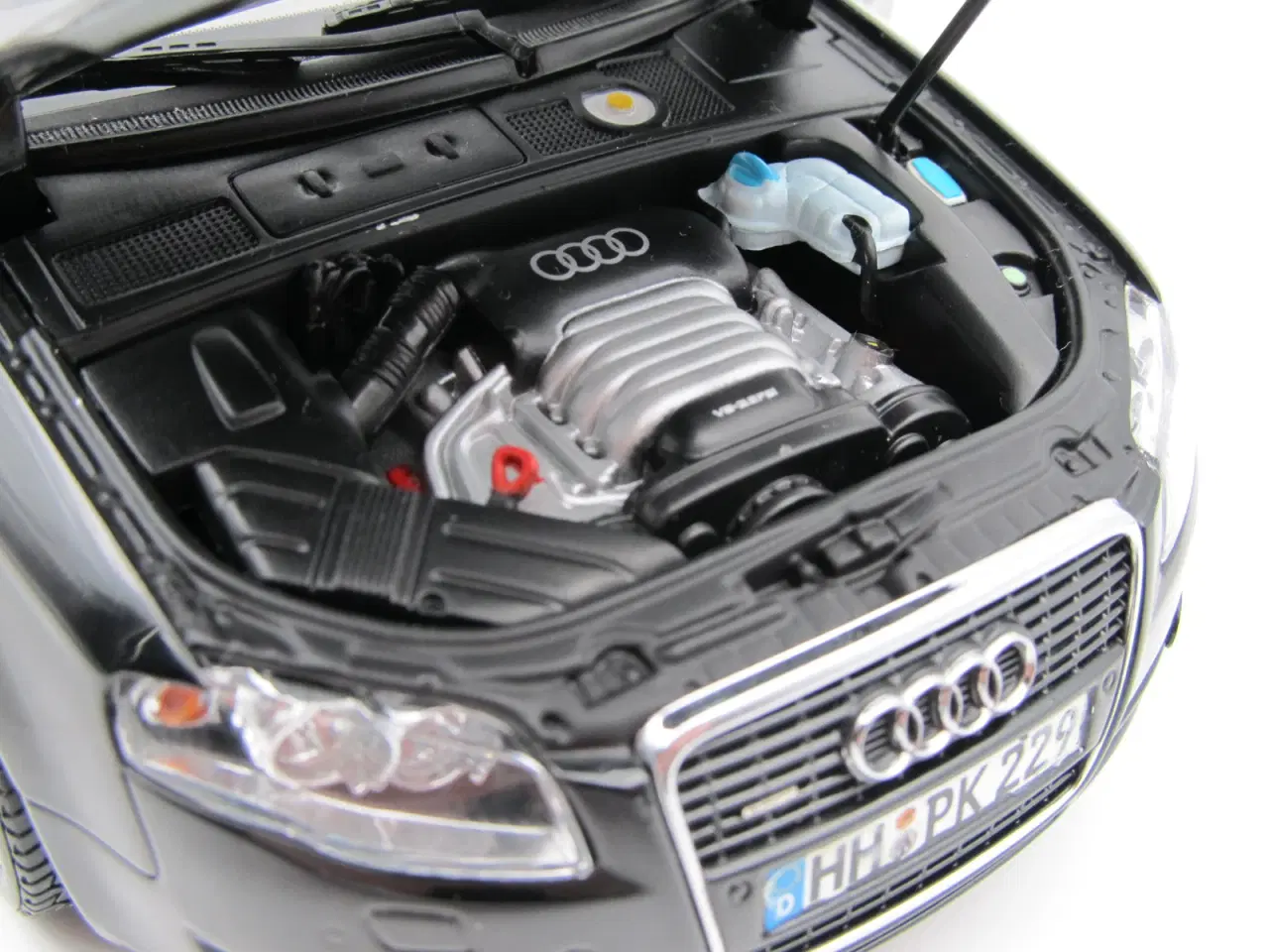 Billede 6 - 2005 Audi A4 Avant 3,2 FSI Quattro Minichamps 1:18