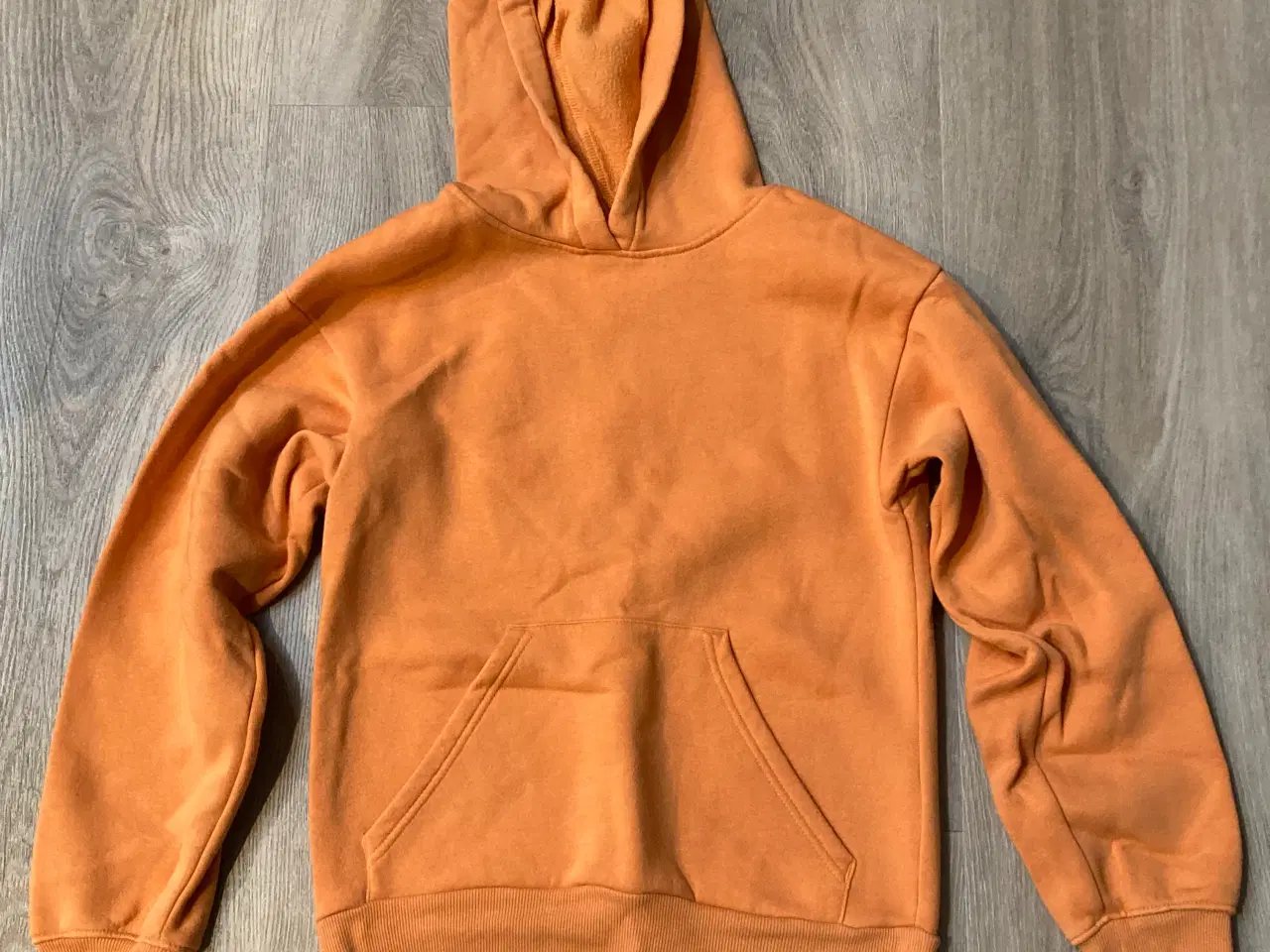 Billede 1 - Orange hoodie str. 146/152