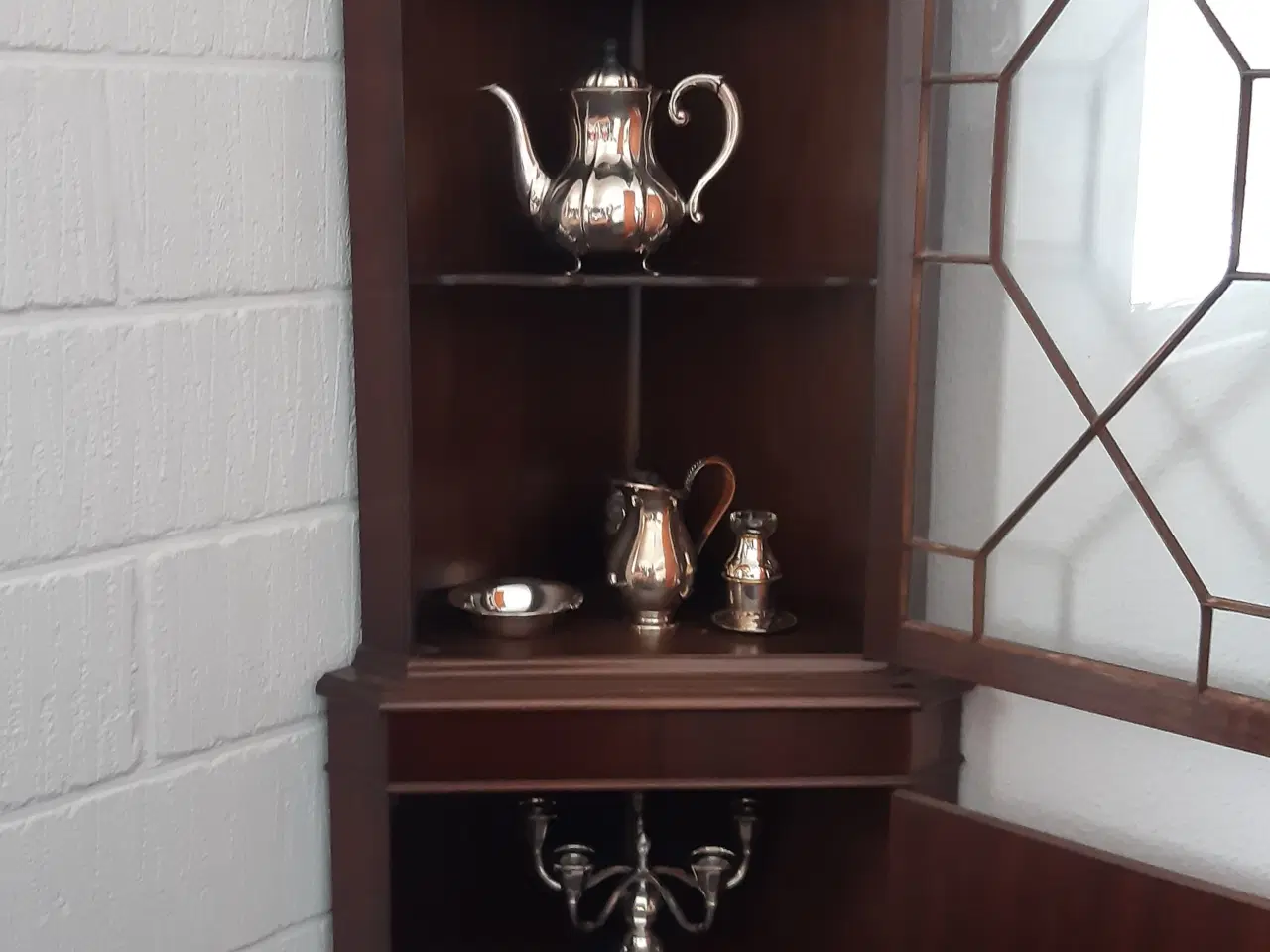 Billede 1 - hjørneskab