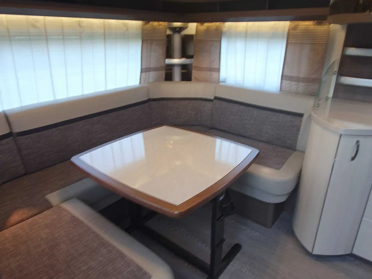 Billede 3 - Campingvogn med køjer.