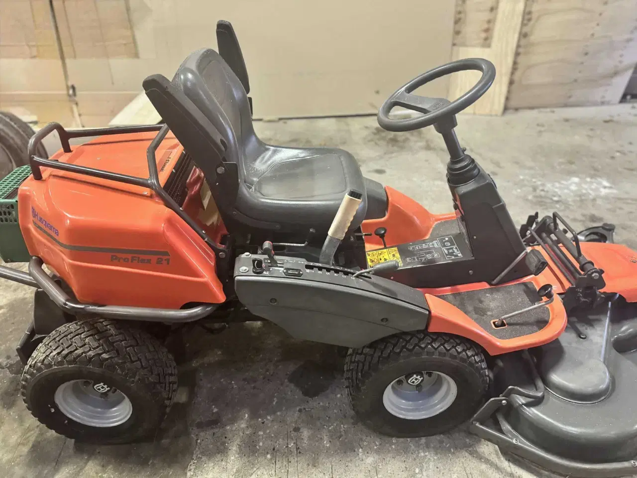 Billede 3 - Husqvarna plæneklipper/havetraktor 