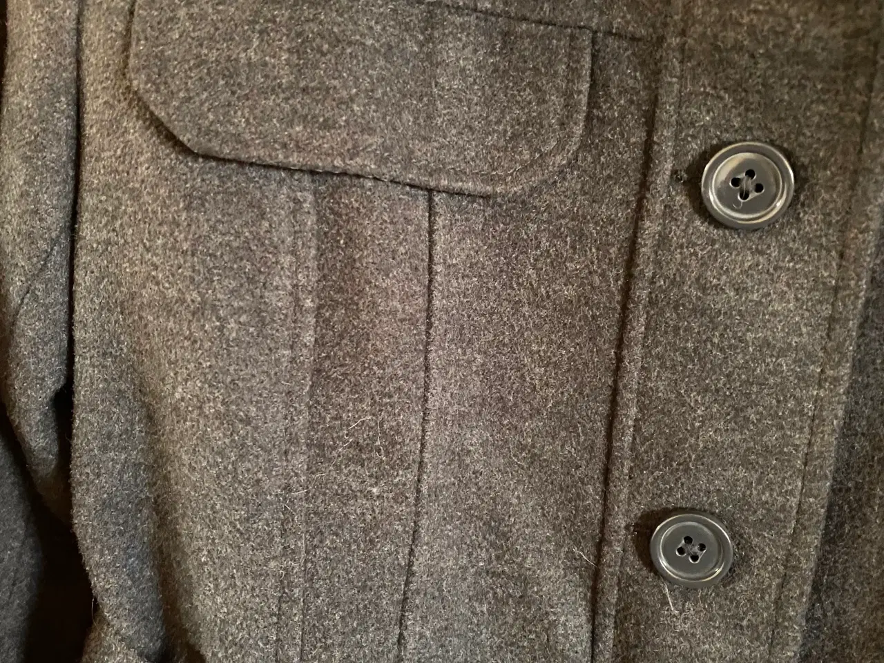 Billede 12 - Mørkeblå jakke til salg