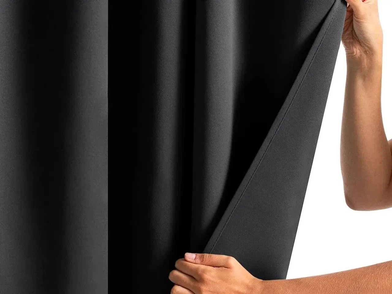 Billede 9 - Mørklægningsgardin blackout 140×245 cm – sort, sølvøskner – AmeliaHome