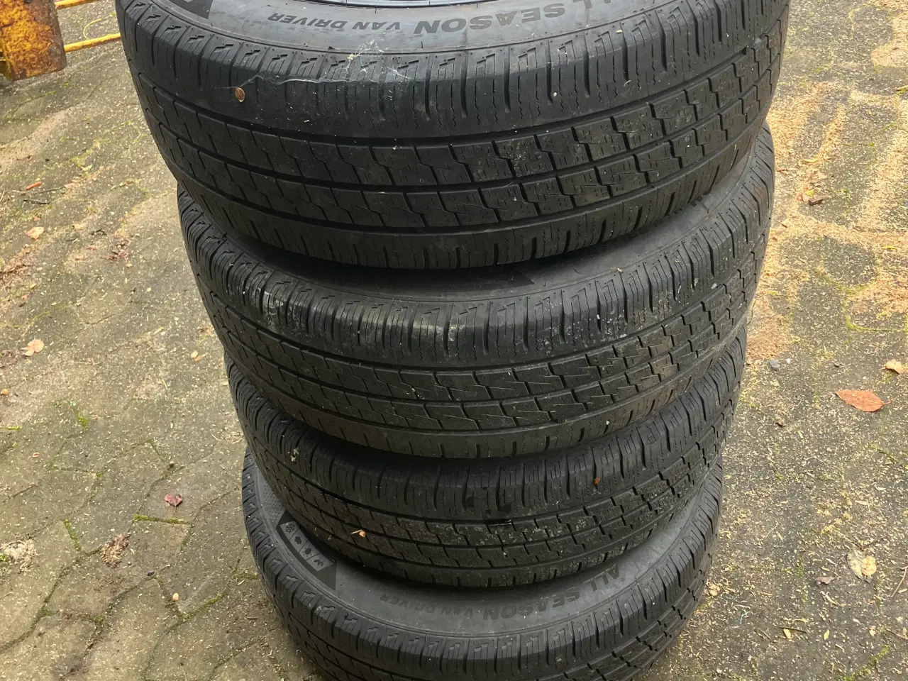 Billede 2 - Alu fælge med dæk