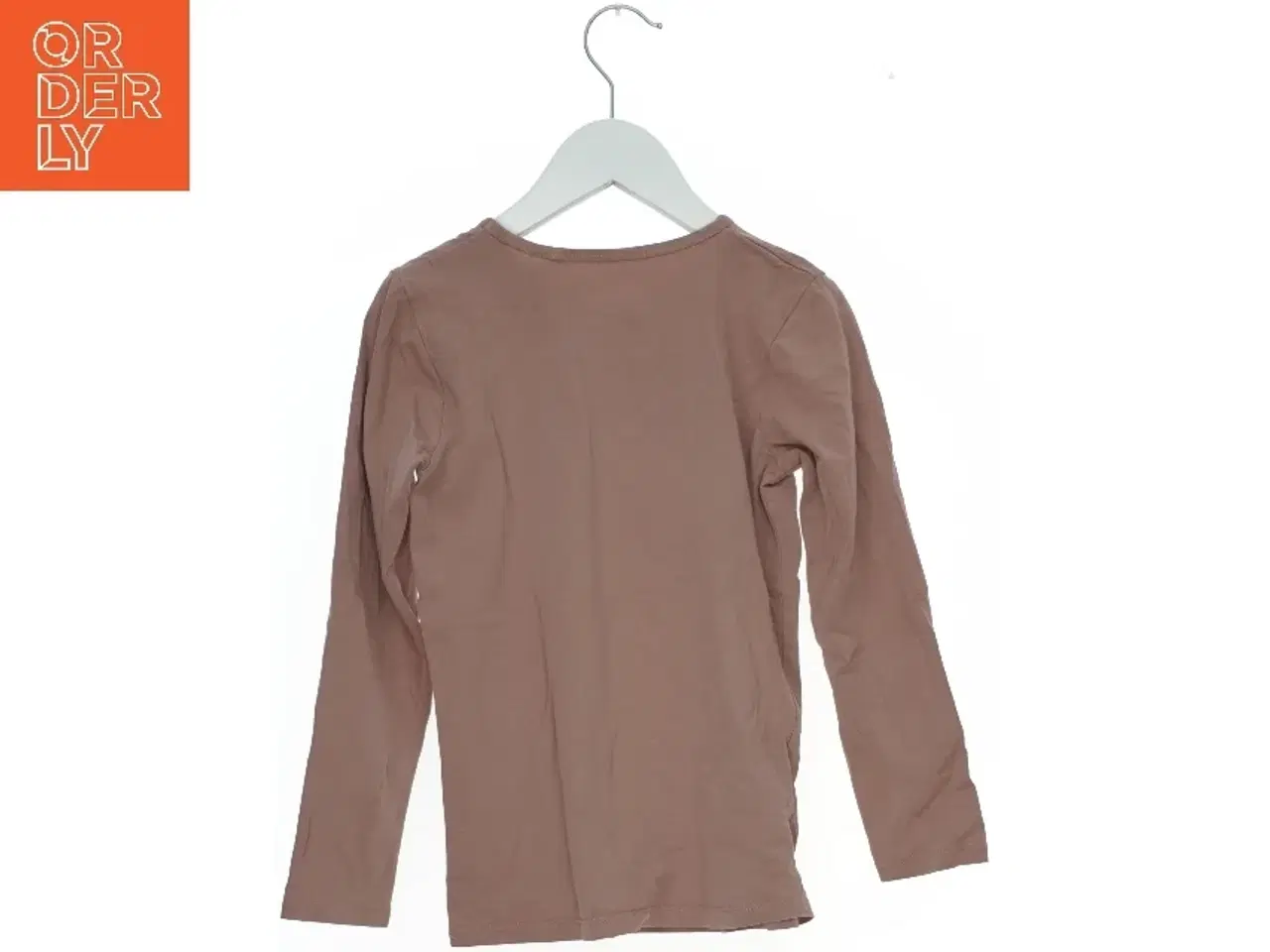 Billede 2 - Langærmet T-shirt med 'LOVE' tryk fra Bakito (str. 128)