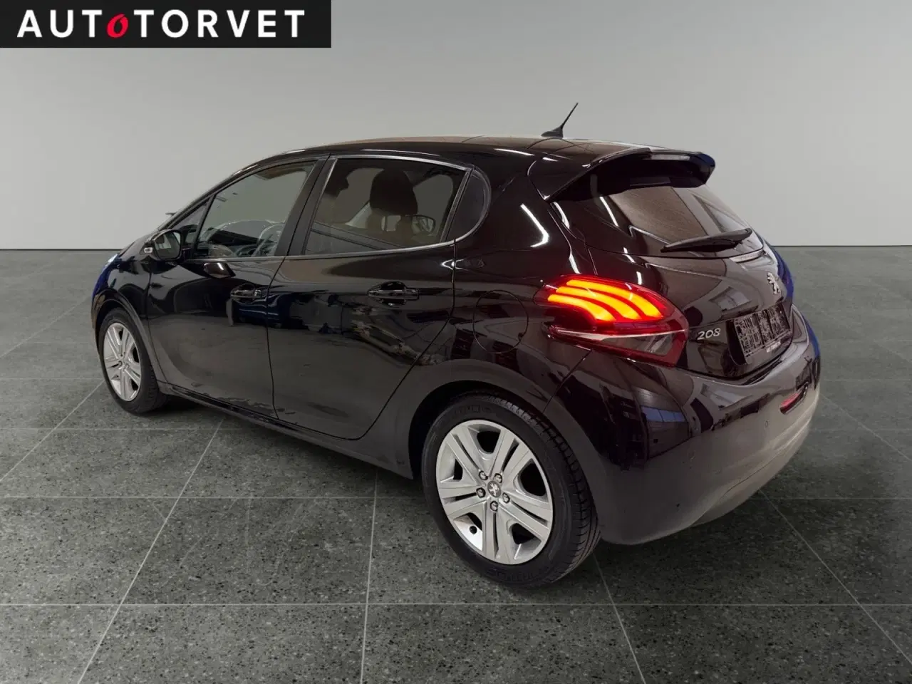 Billede 4 - Peugeot 208 1,2 VTi 82 Signature Sky
