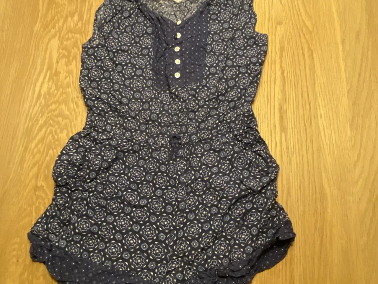 Billede 10 - Flot Hummel kjole som kun har været prøvet på 95kr