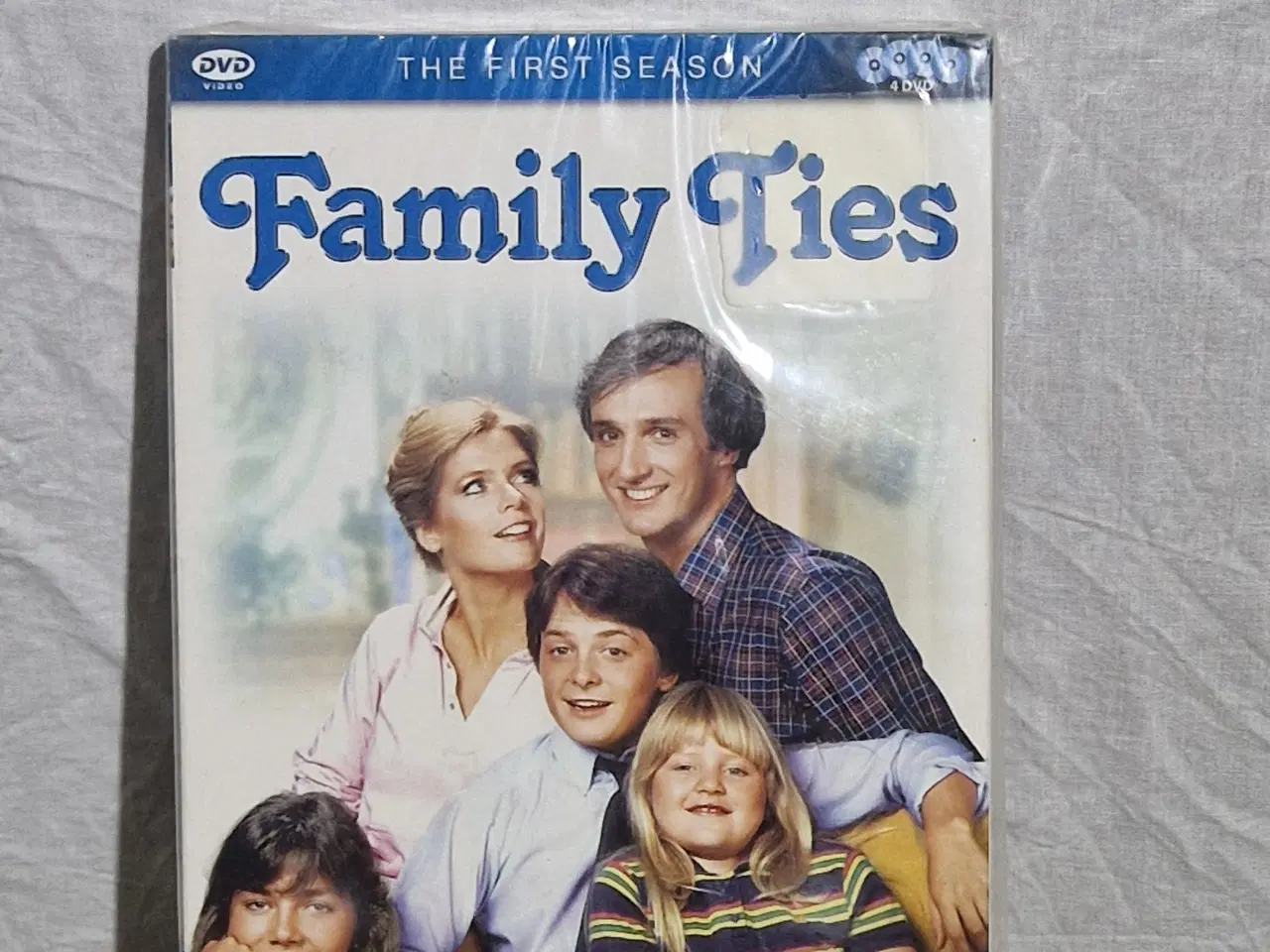 Billede 1 - Family Ties - Sæson 1 - DVD, Hollywood, USA,Disney