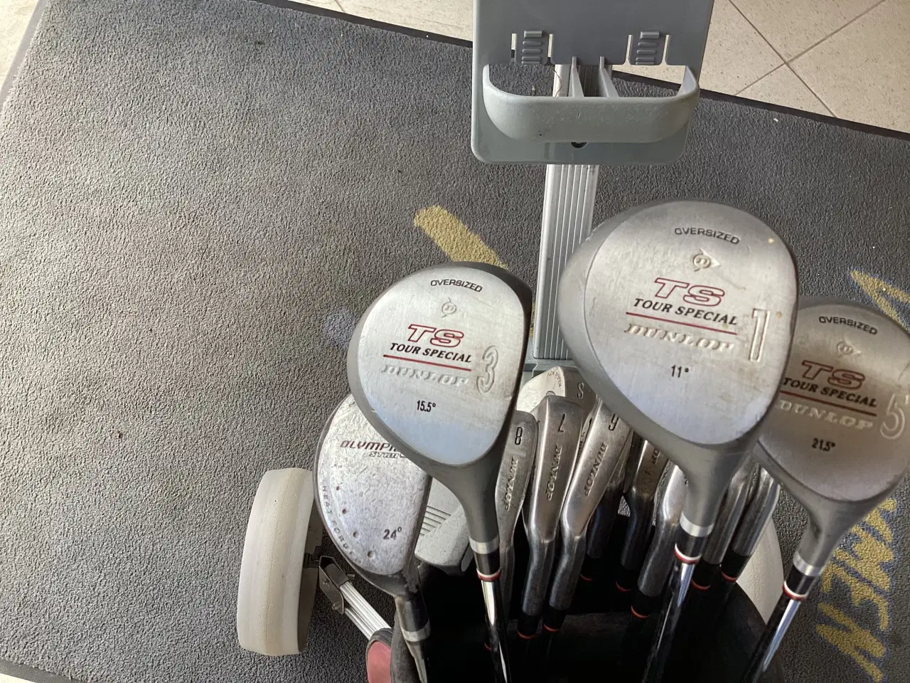 Billede 5 - Golfsæt komplet. Alu. Vogn , Bag, køll/Jern