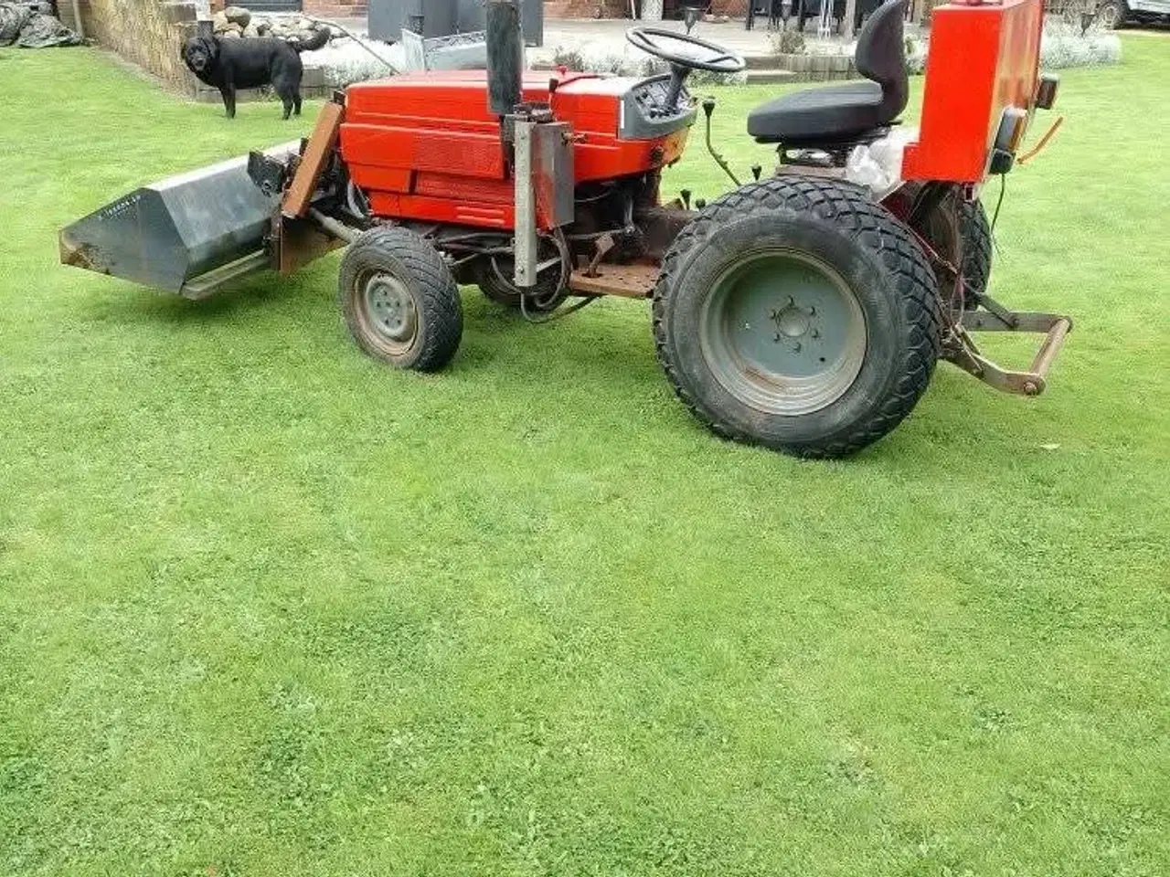 Billede 4 - Lille traktor sælges med en del tilbehør