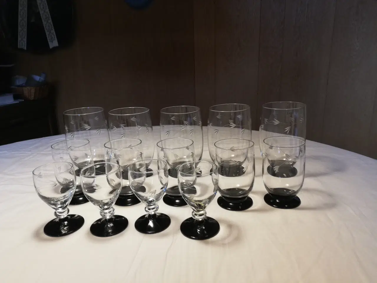 Billede 1 - Ranke glas med sort fod øl, vand, portvin 