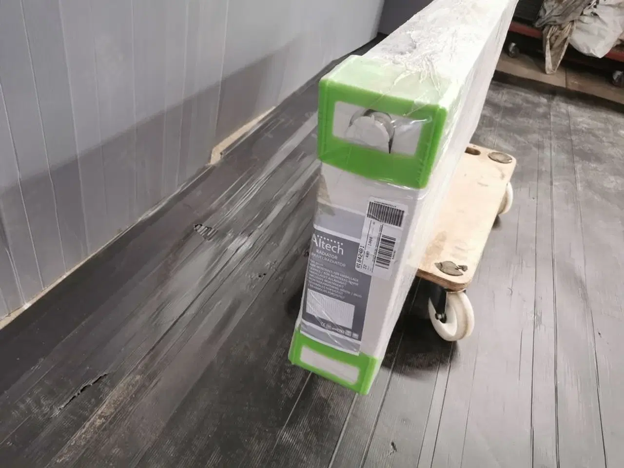 Billede 3 - Radiator, Altech,40 cm høj og 100 cm lang, dobbelt