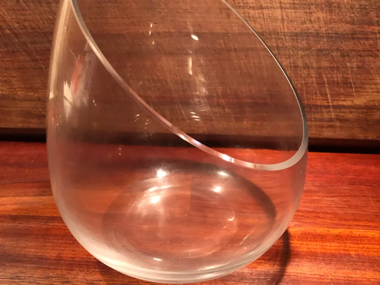 Billede 1 - Vase / beholder i glas i skråt design