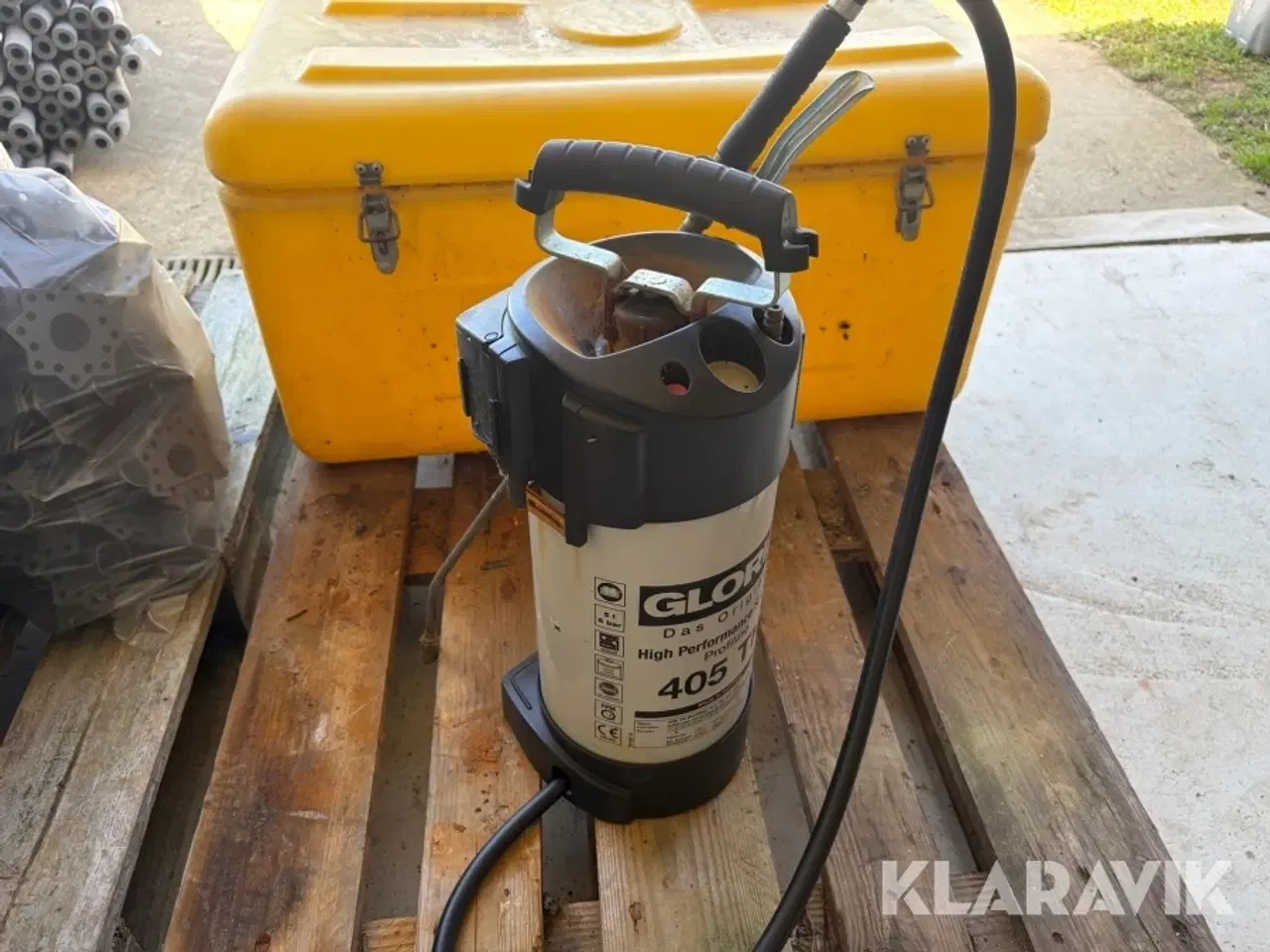 Billede 7 - Blandet lot 14 murebaljer, sprøjte, opklodsning til jernarmering og kasse