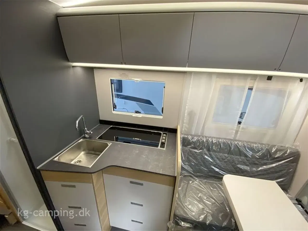 Billede 11 - 2023 - Adria Coral AXESS 650 DL   NY Adria Coral Axess 650 – 2023 | Moderne, Rummelig og Køreklar!