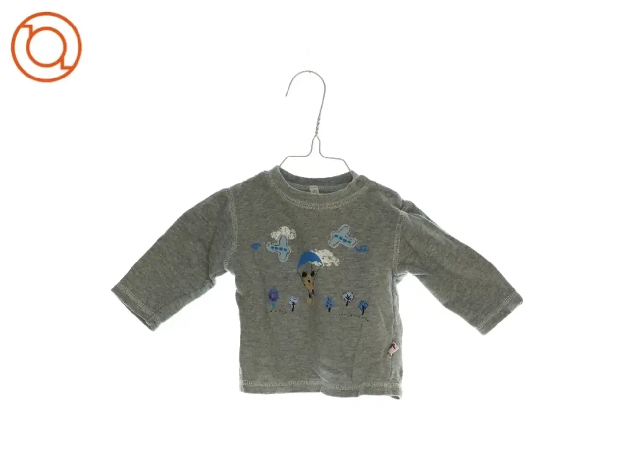 Billede 1 - Bluse med print (Str. 62 cm)