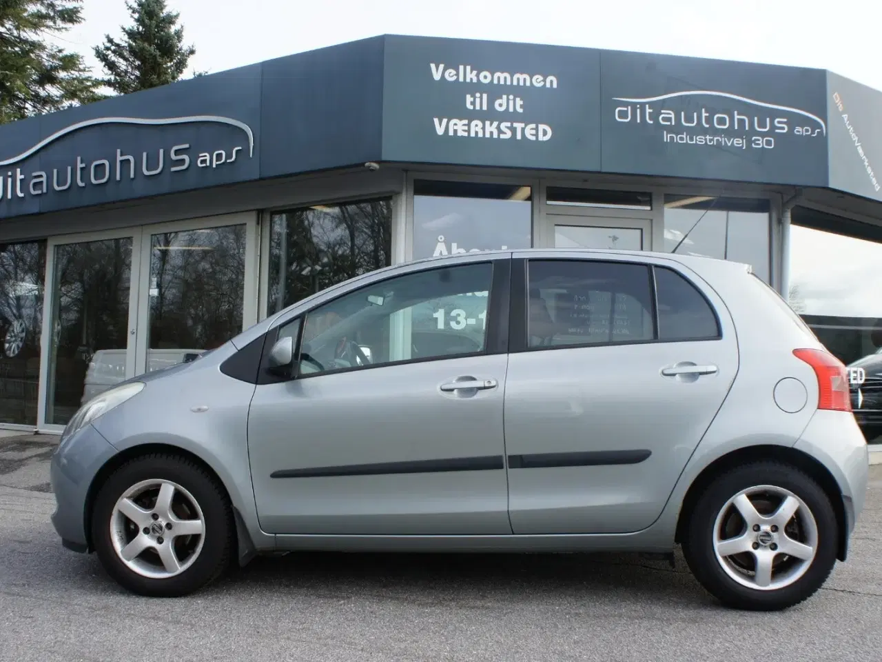 Billede 4 - Toyota Yaris 1,3 Luna