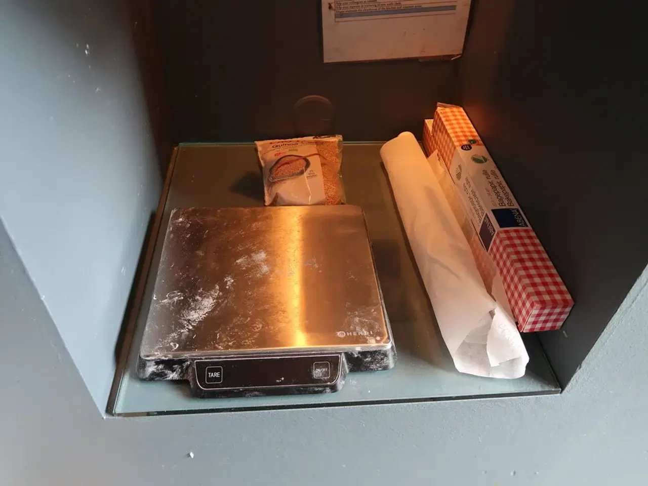 Billede 13 - 16 hylder med indhold