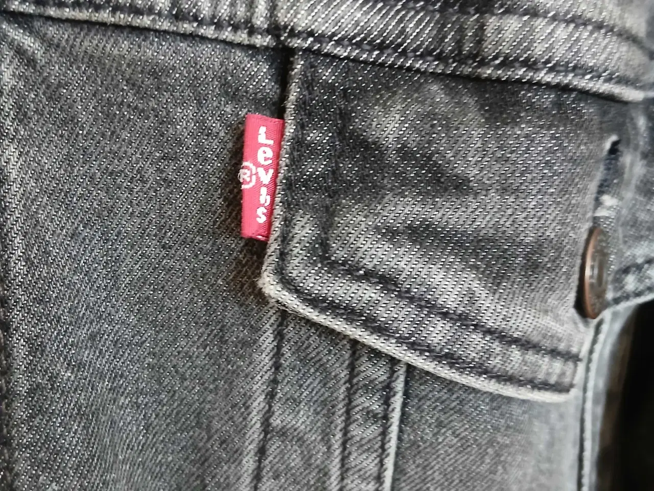 Billede 3 - Levi's jakke. Small 