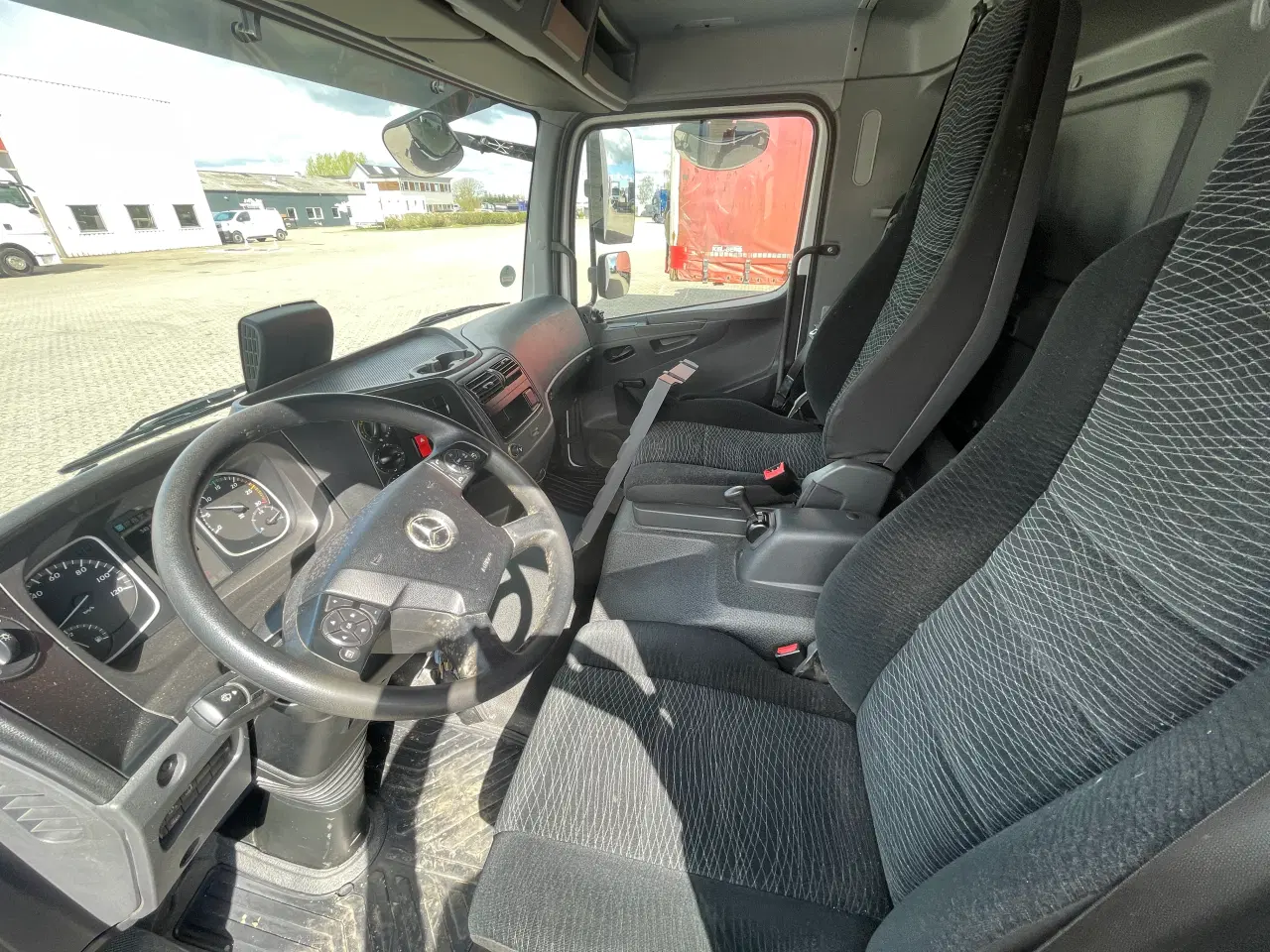 Billede 11 - Mercedes Benz Atego 818L med kasse - AUT