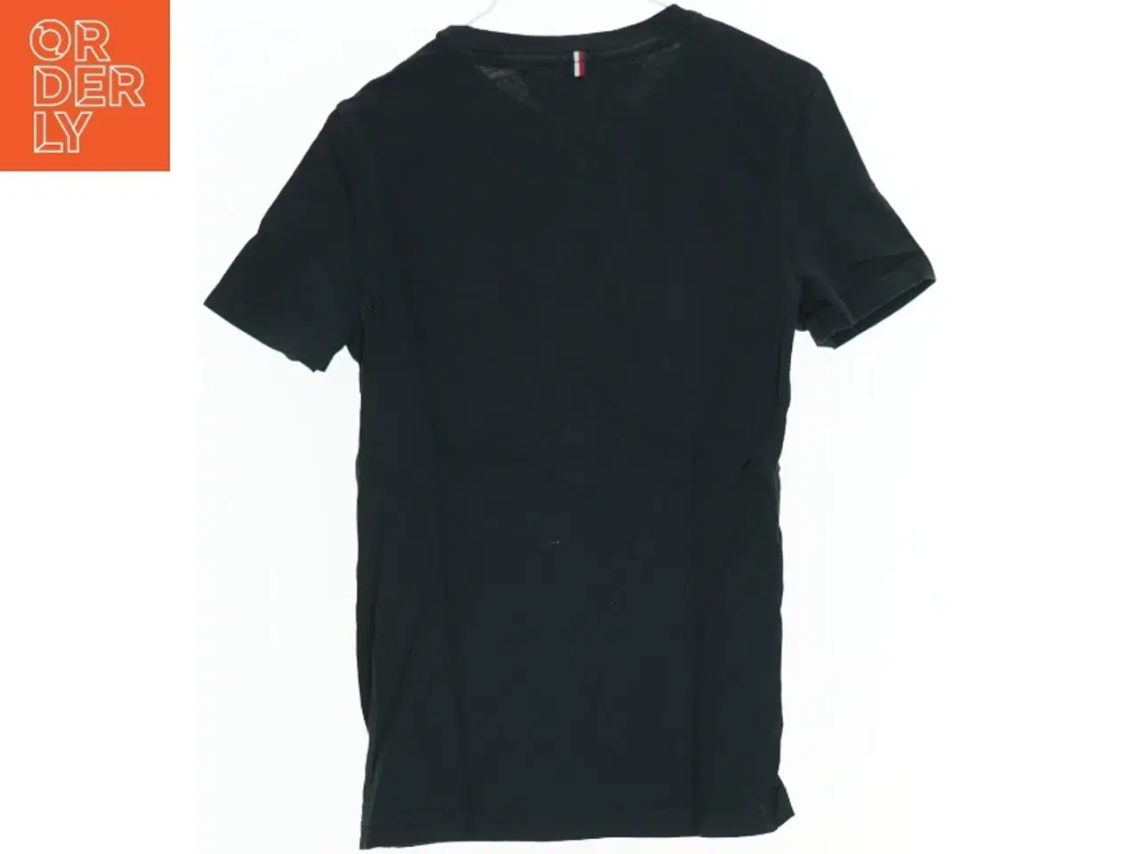 Billede 2 - Sort T-shirt fra Tommy Hilfiger (str. 140)