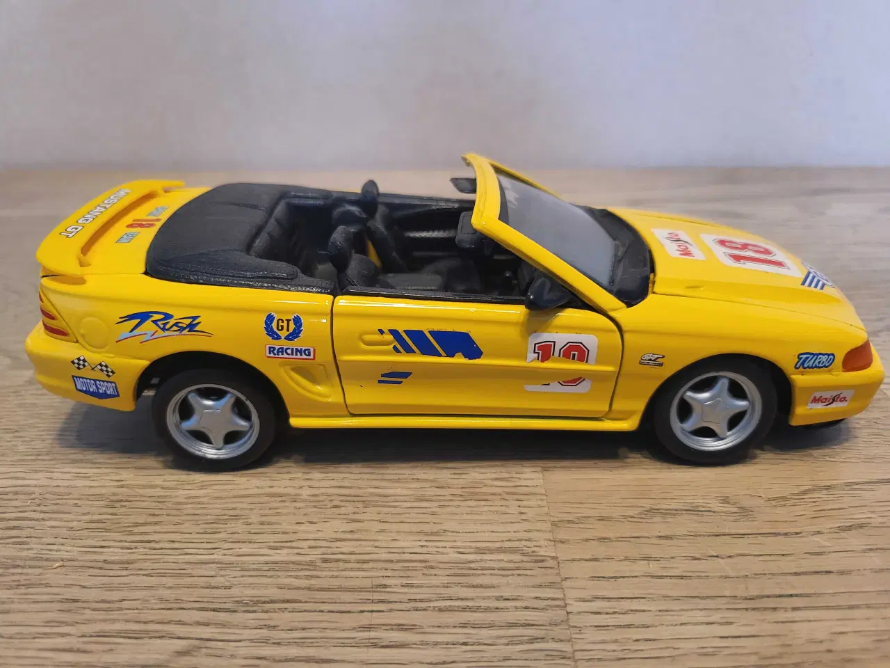 Billede 2 - Modelbil: Mustang GT 1994  Skala 1/24.