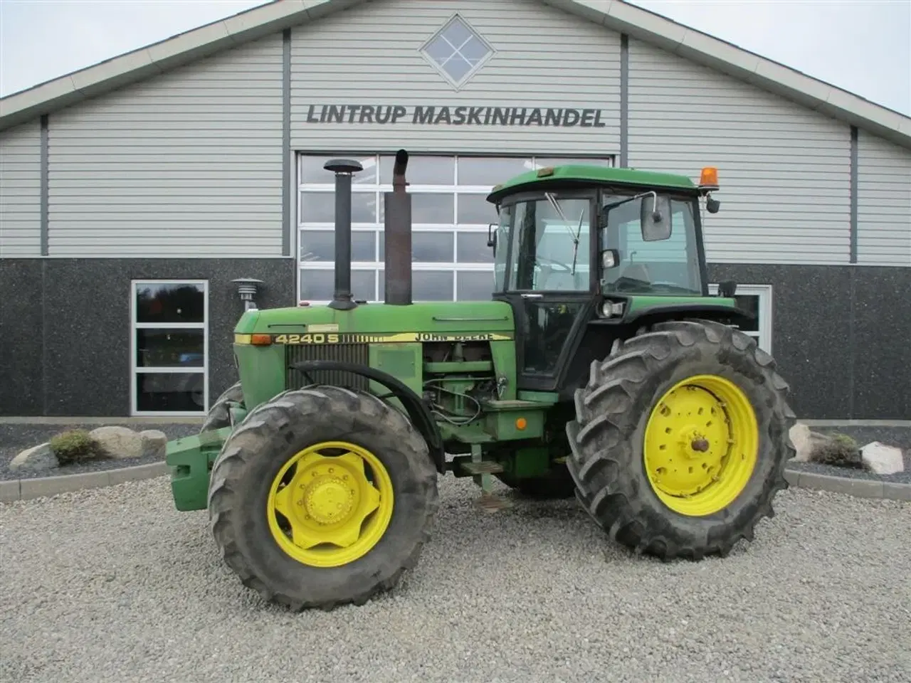 Billede 1 - John Deere 4240S En rigtig Amerikaner med den store 7.6L motor