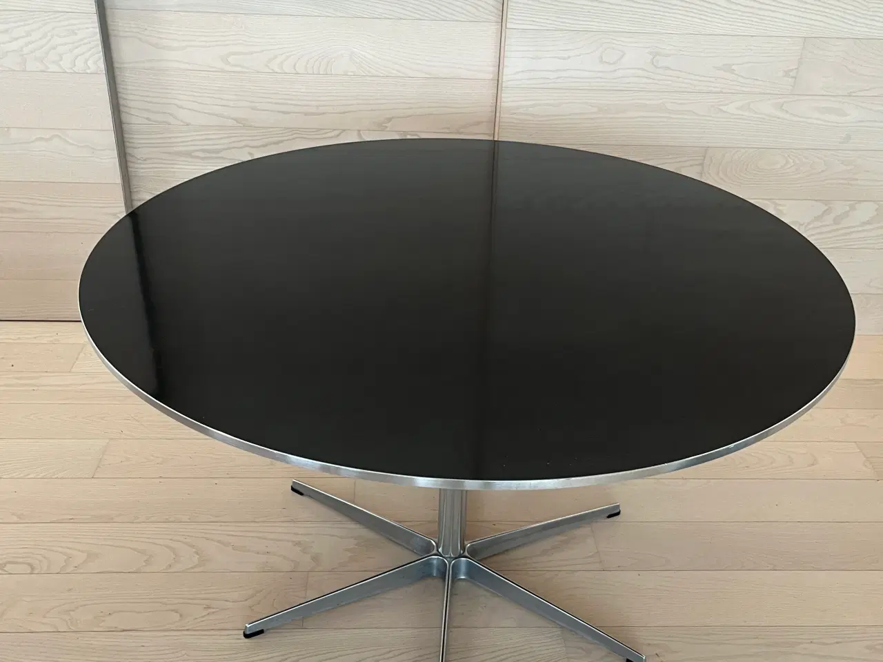Billede 3 - Fritz Hansen A825 rundt spisebord 