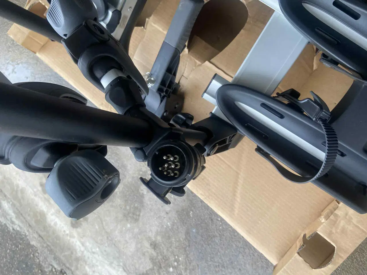Billede 5 - Thule Cykelholder til 2 El cykler/MTB
