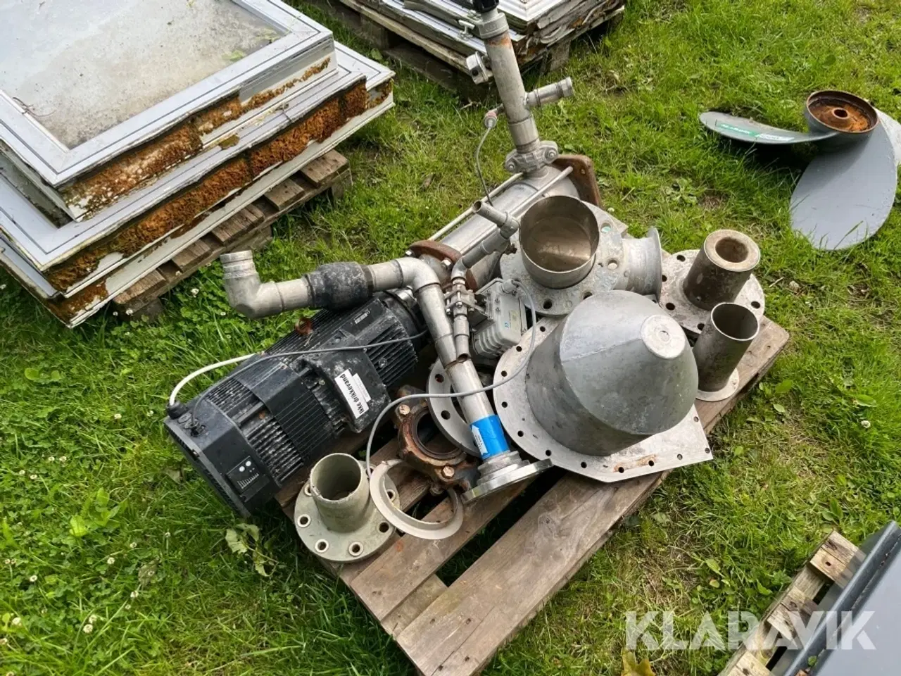 Billede 3 - Motor/Pumpe og diverse andre metaldele