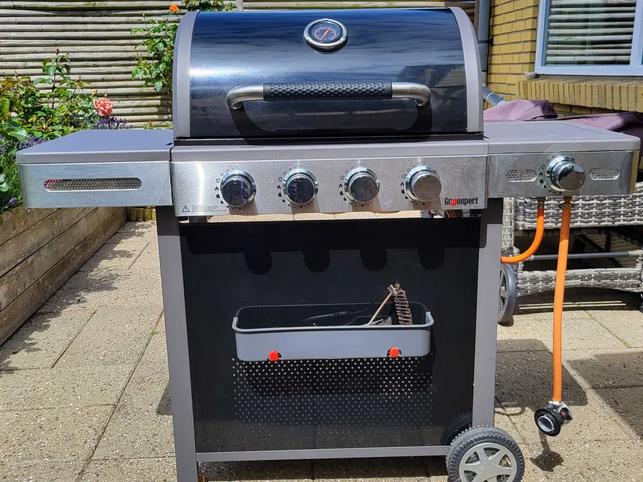 Billede 2 - Barbeque gasgrill m. sidebrænder rustfri stål sort