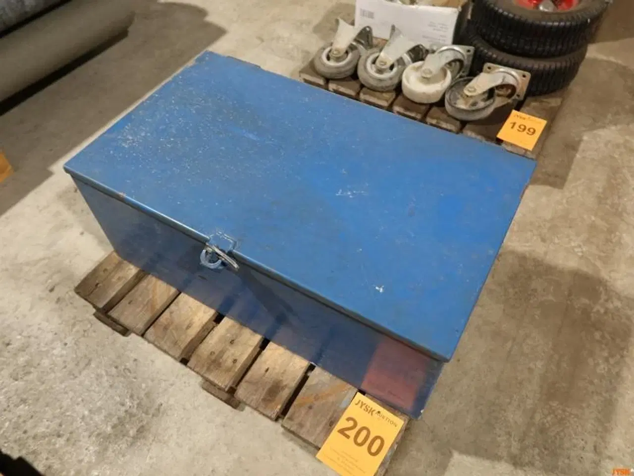 Billede 1 - JERNSKAB.