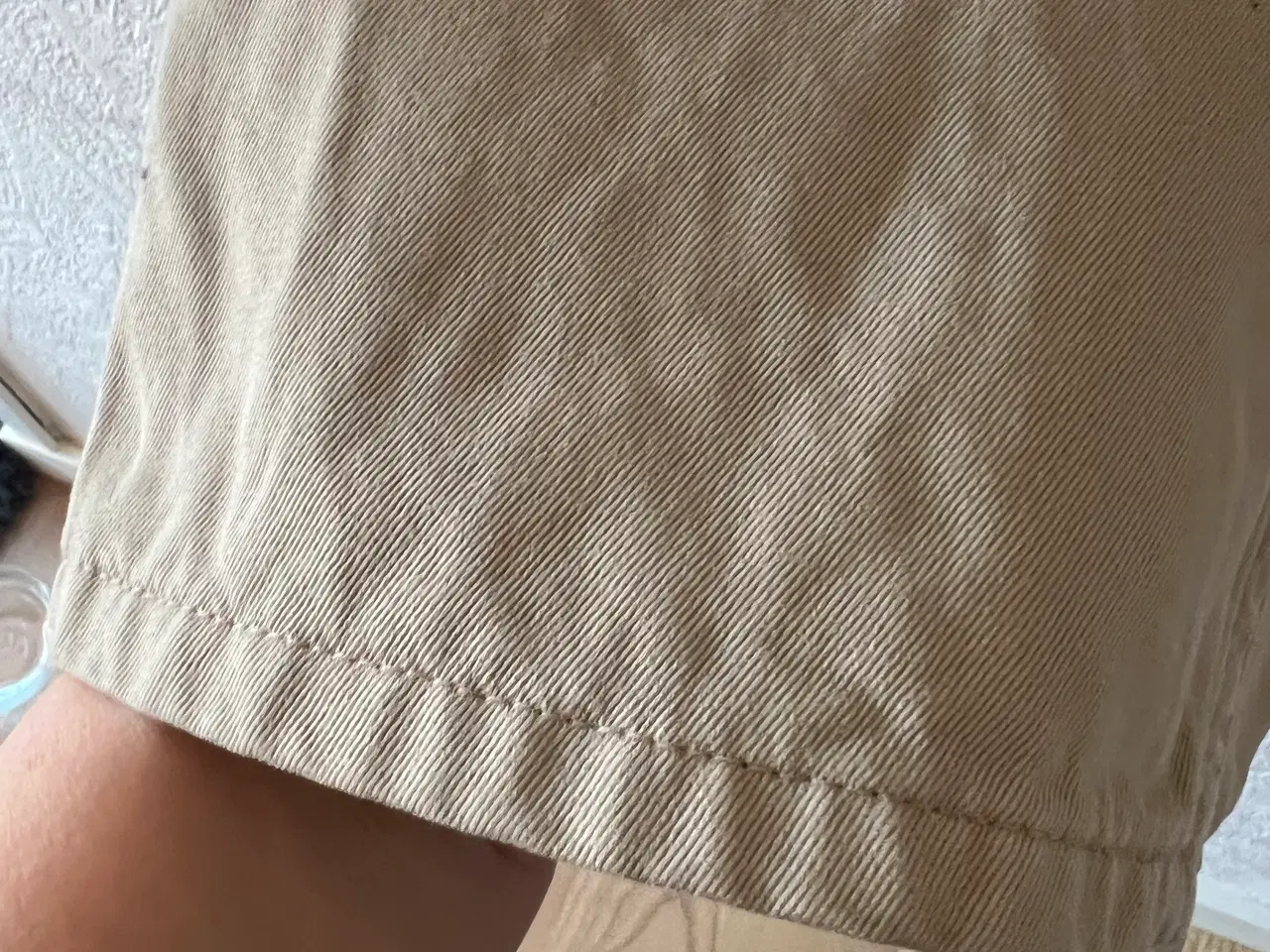 Billede 2 - Sandfarvet Jeans fra Lee. (Størrelse: W40/L32)
