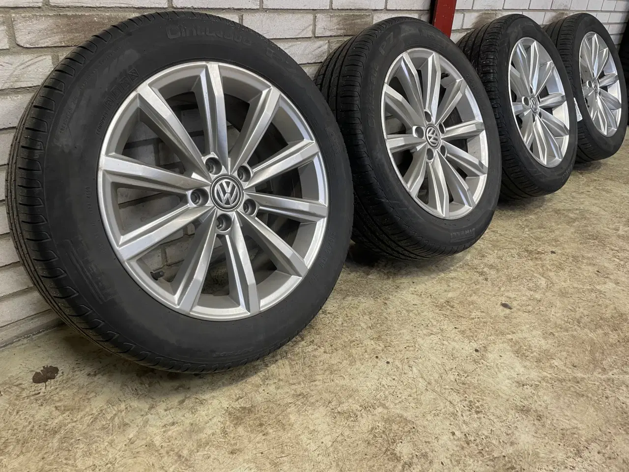 Billede 1 - 17 VW Passat 215/55r17 Ref.99 sommer