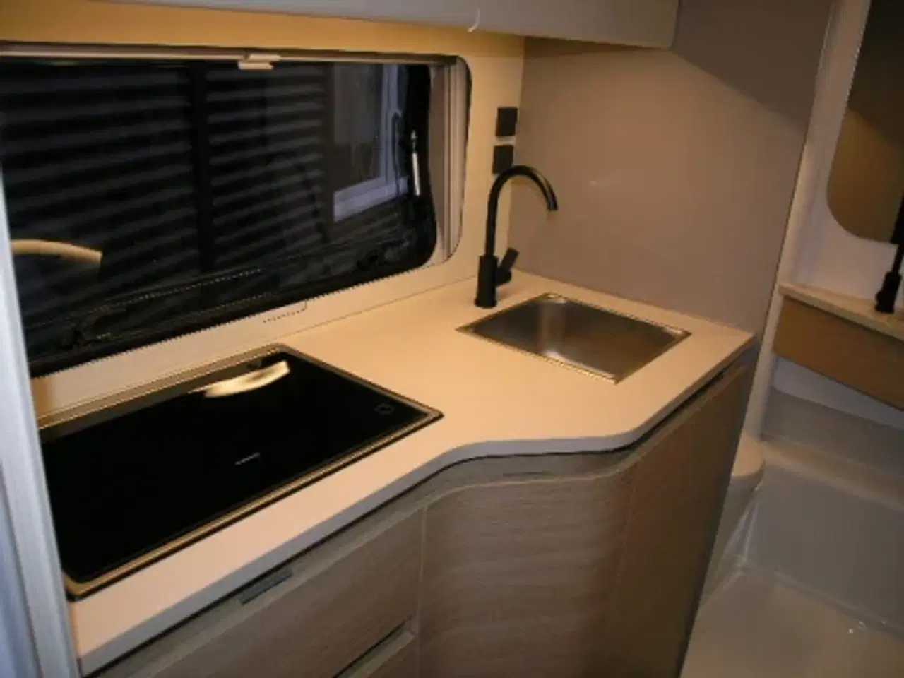 Billede 4 - Adria Action 391 LH