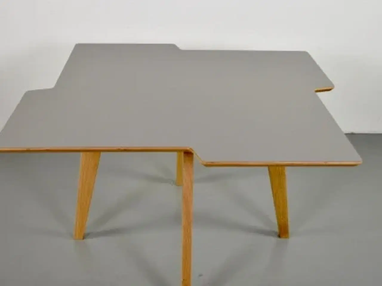 Billede 1 - Rbm konferencebord med grå plade og ben i eg