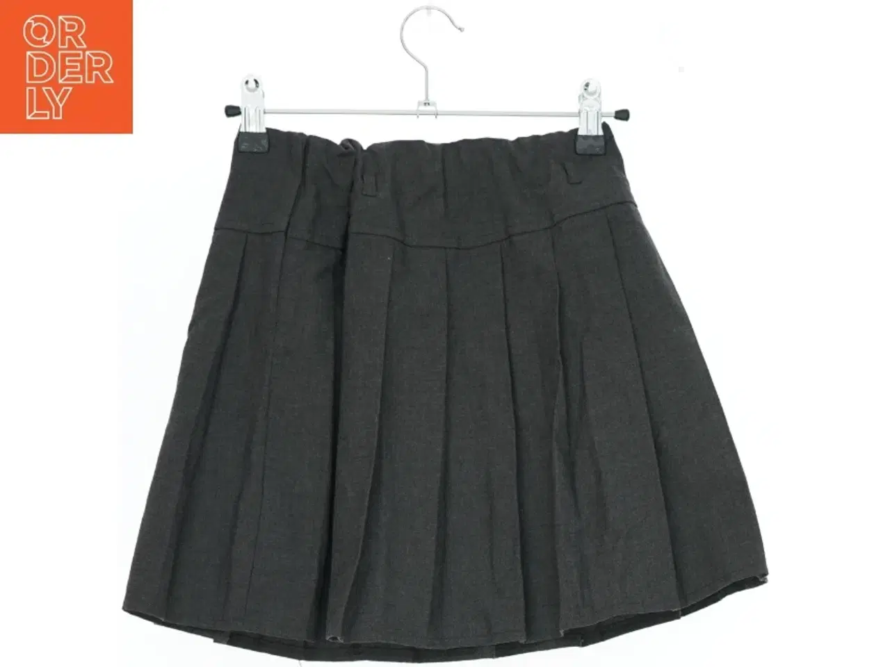 Billede 2 - Grå nederdel fra George (str. 134)